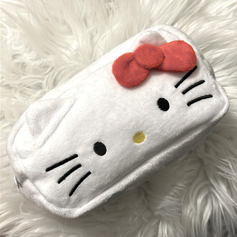 Hello Kitty Pouch